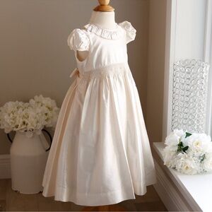 Ivory Silk Smocked Dress Flower Girl Special Occasion Portrait Size 6 NWOT
